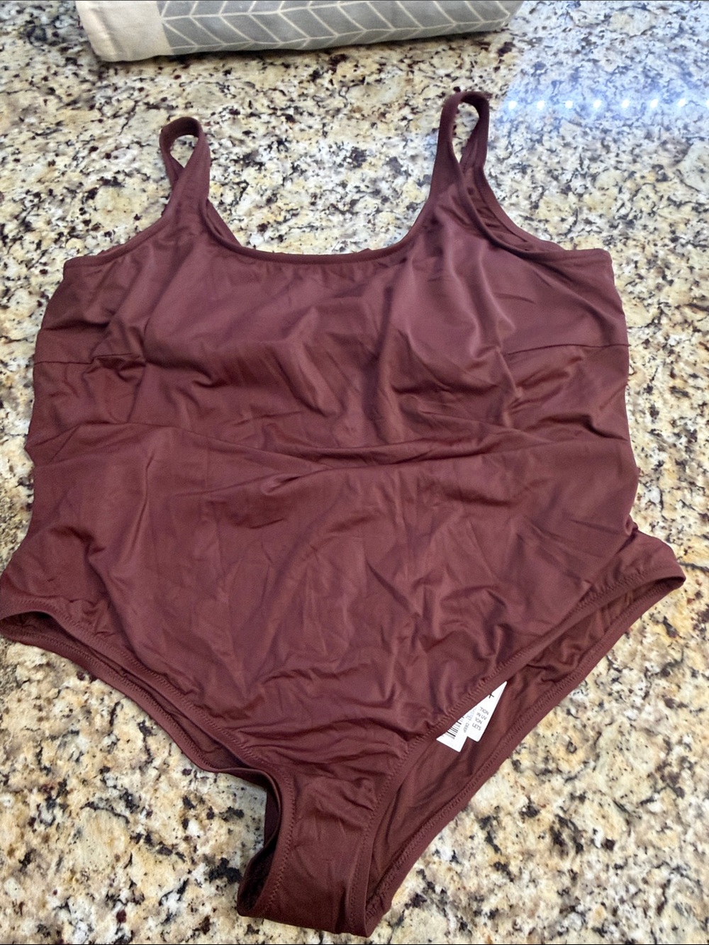 Amazon Essentials Women's Scoop One-Piece Swimsuit in Maroon
